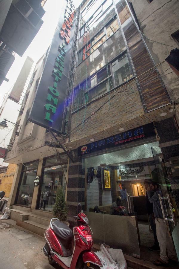 โรงแรมหรศา อินเตอร์เนชั่นแนล นิวเดลี ภายนอก รูปภาพ